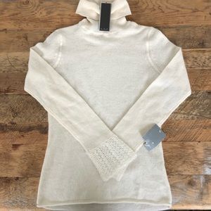 ❄️NWT B. Chyll feather light cashmere sweater